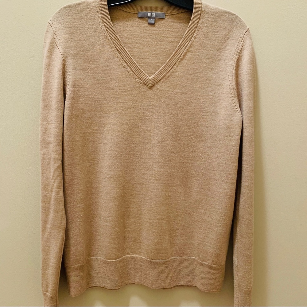 Uniqlo camel sweater